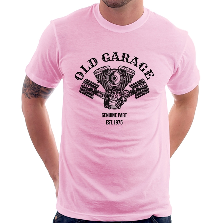 Camiseta Old Garage Genuine Part Est.1975 - Rosa Bebê