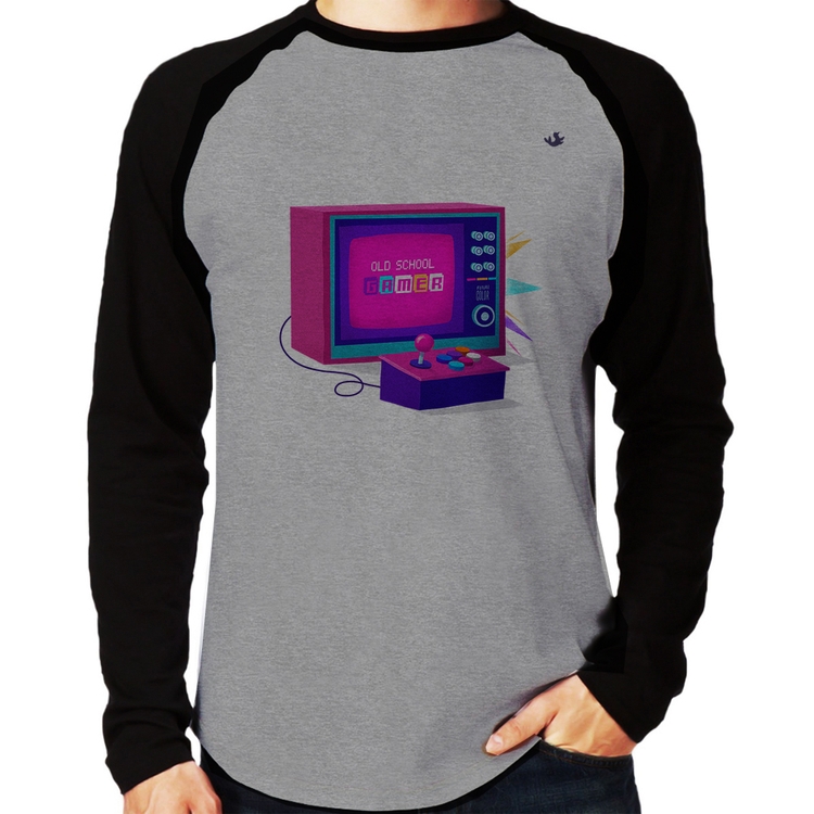 Camiseta Raglan Old School Gamer Manga Longa - Cinza/Preto