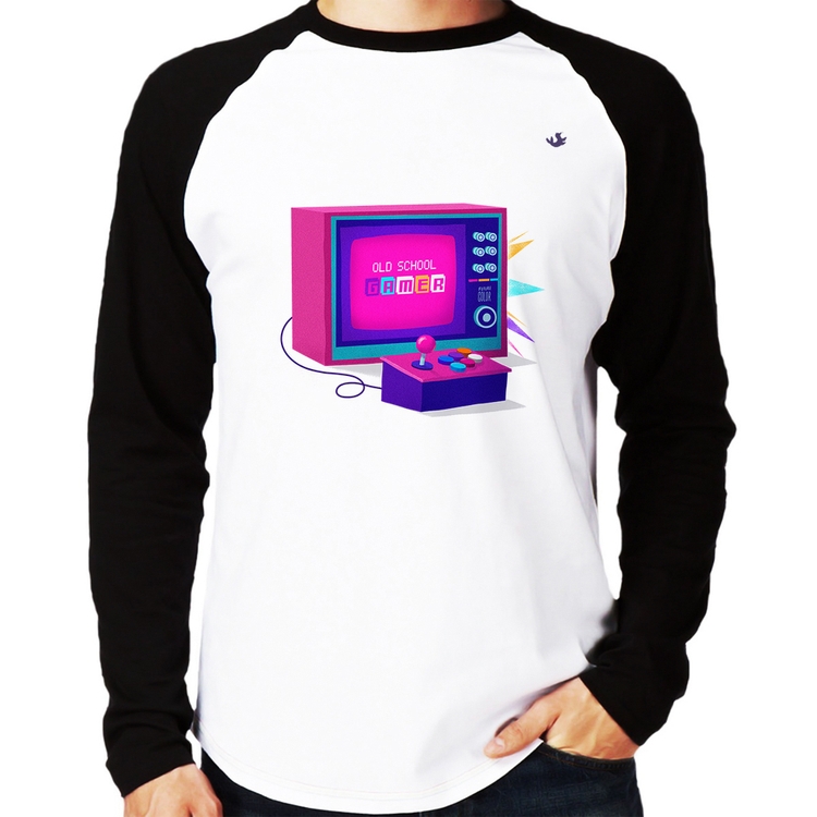 Camiseta Raglan Old School Gamer Manga Longa