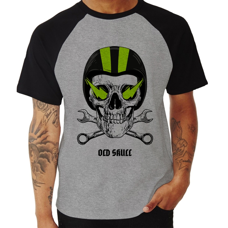 Camiseta Raglan Old Skull Motorcycle - Cinza/Preto