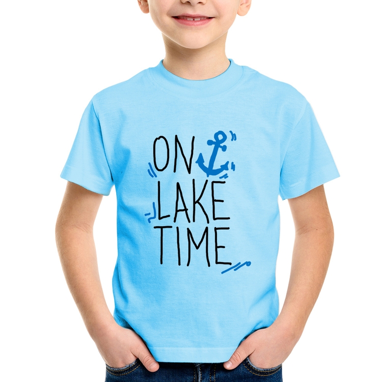 Camiseta Infantil On Lake Time - Azul Bebê