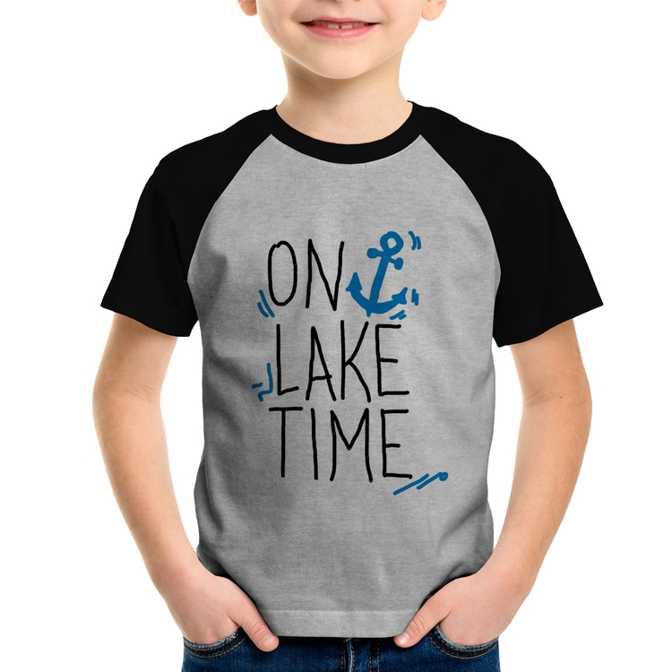 Camiseta Raglan Infantil On Lake Time - Cinza/Preto