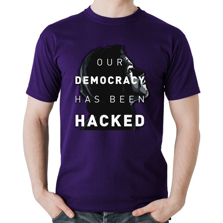 Camiseta Algodão Our Democracy Has Been Hacked - Roxa