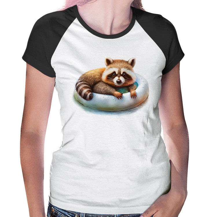 Baby Look Raglan Panda Vermelho Relaxando Na Piscina
