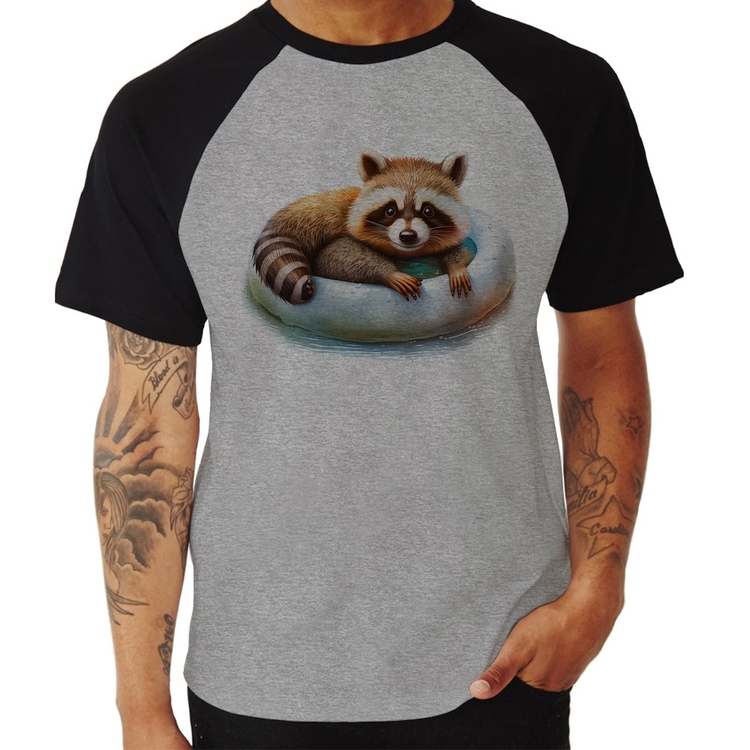 Camiseta Raglan Panda Vermelho Relaxando Na Piscina - Cinza/Preto