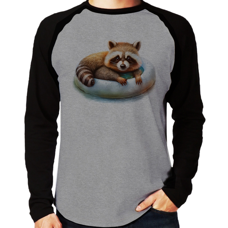 Camiseta Raglan Panda Vermelho Relaxando Na Piscina Manga Longa - Cinza/Preto