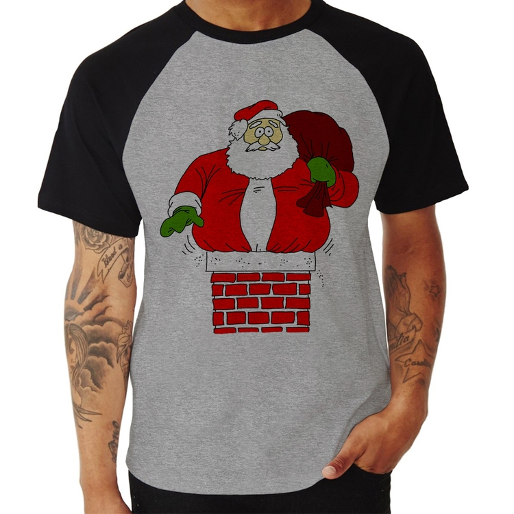 Camiseta Raglan Papai Noel Chaminé - Cinza/Preto