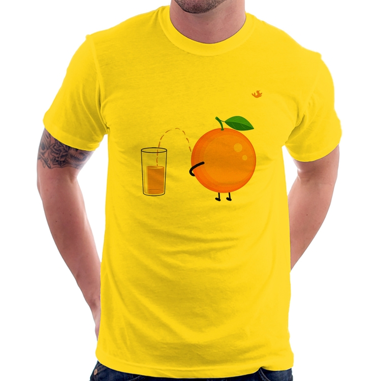 Camiseta Peeing Orange - Amarela