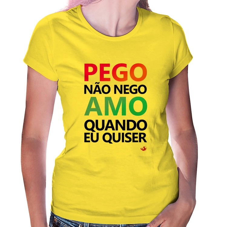 Baby Look Pego não nego, amo quando eu quiser - Amarela