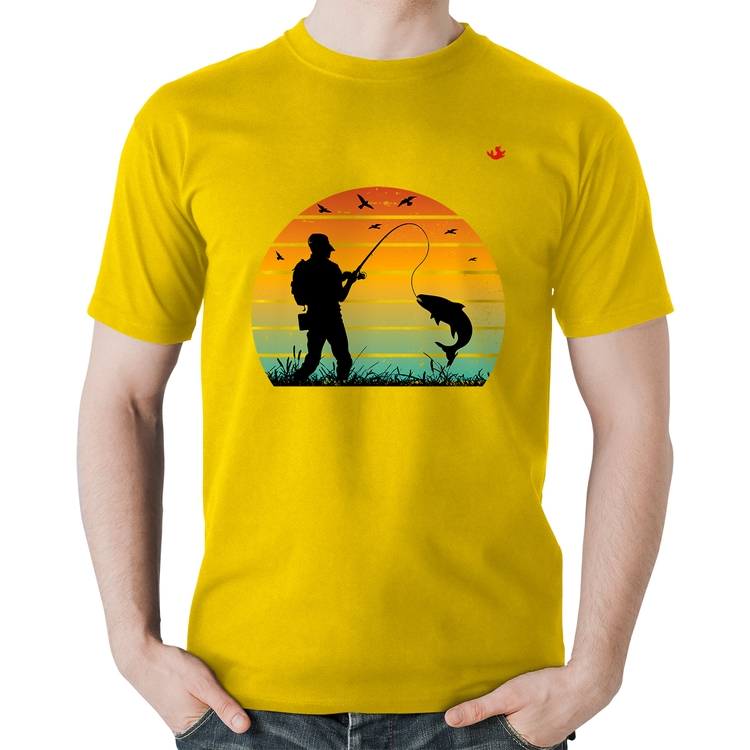 Camiseta Algodão Pescaria Vintage Sunset - Amarela