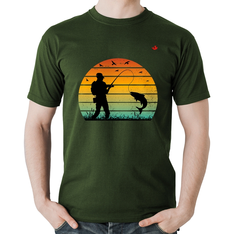 Camiseta Algodão Pescaria Vintage Sunset - Musgo