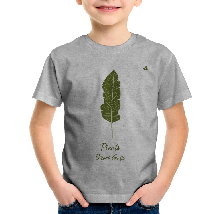 Camiseta Infantil Plants Before Guys - Cinza