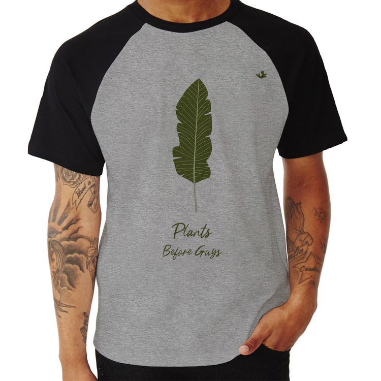 Camiseta Raglan Plants Before Guys - Cinza/Preto