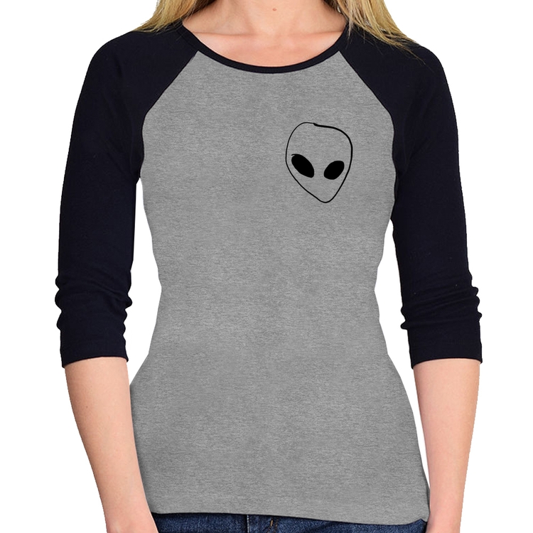 Baby Look Raglan Pocket Alien Manga 3/4 - Cinza/Preto