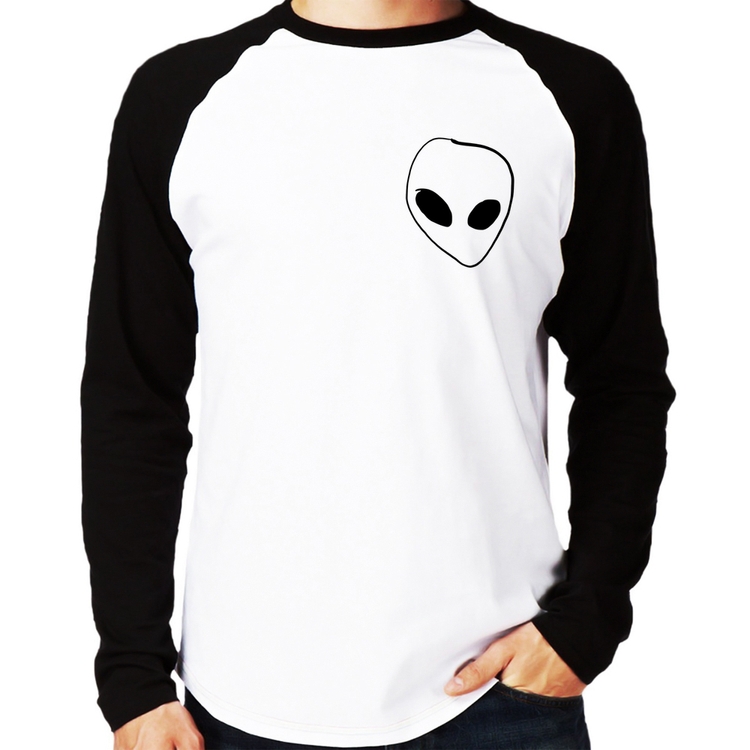 Camiseta Raglan Pocket Alien Manga Longa