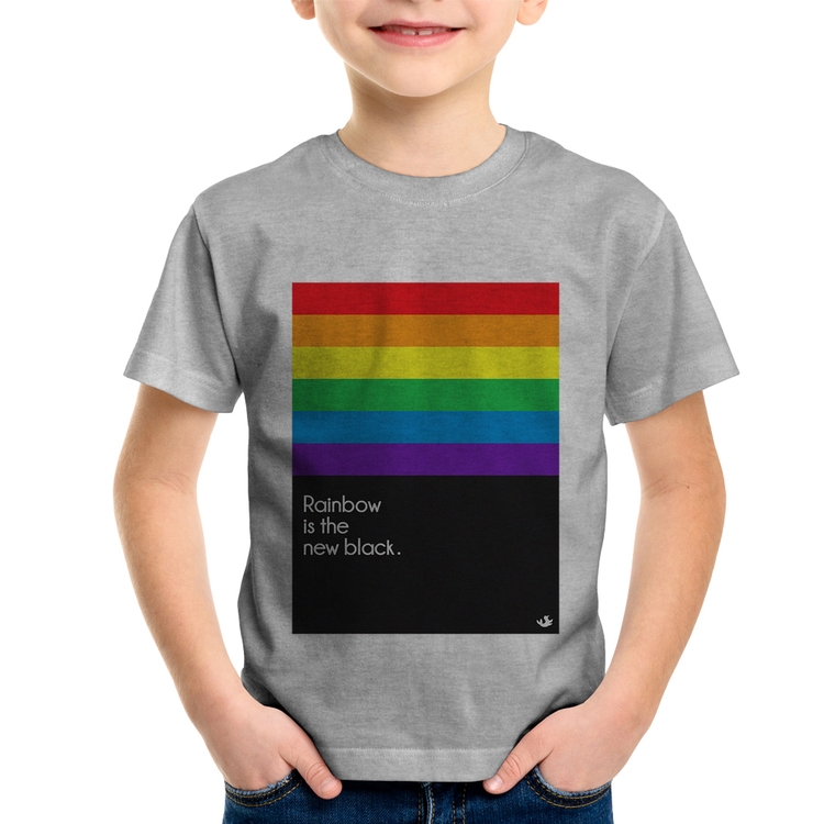 Camiseta Infantil Rainbow is the new black - Cinza