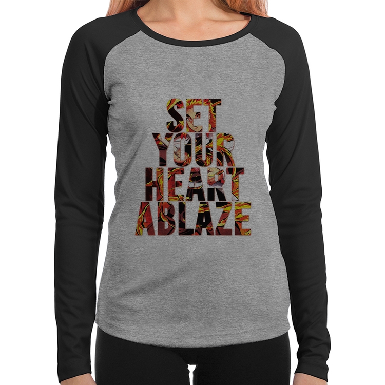 Baby Look Raglan Set your heart ablaze Manga Longa - Cinza/Preto