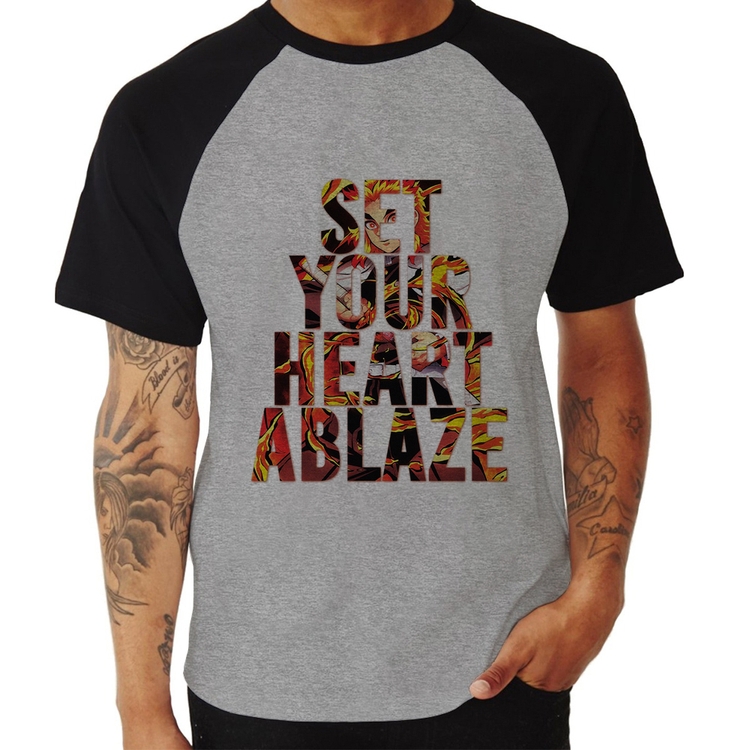 Camiseta Raglan Set your heart ablaze - Cinza/Preto
