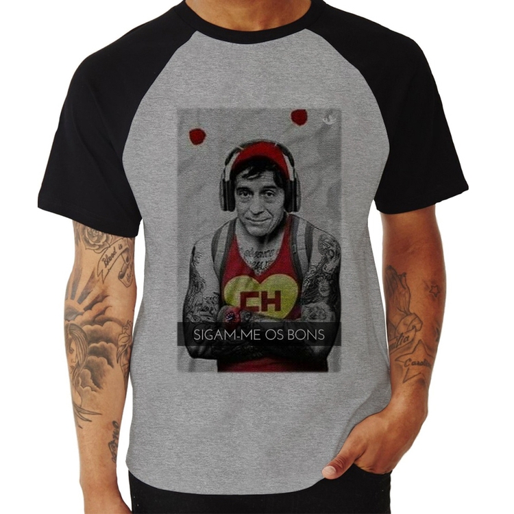 Camiseta Raglan Sigam-me os bons - Cinza/Preto