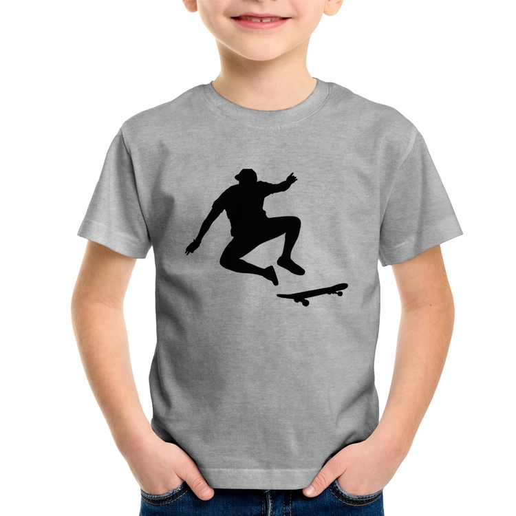 Camiseta Infantil Skatista Manobra - Cinza