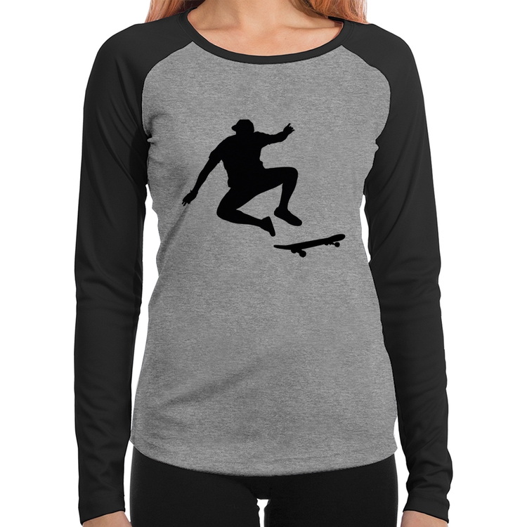 Baby Look Raglan Skatista Manobra Manga Longa - Cinza/Preto