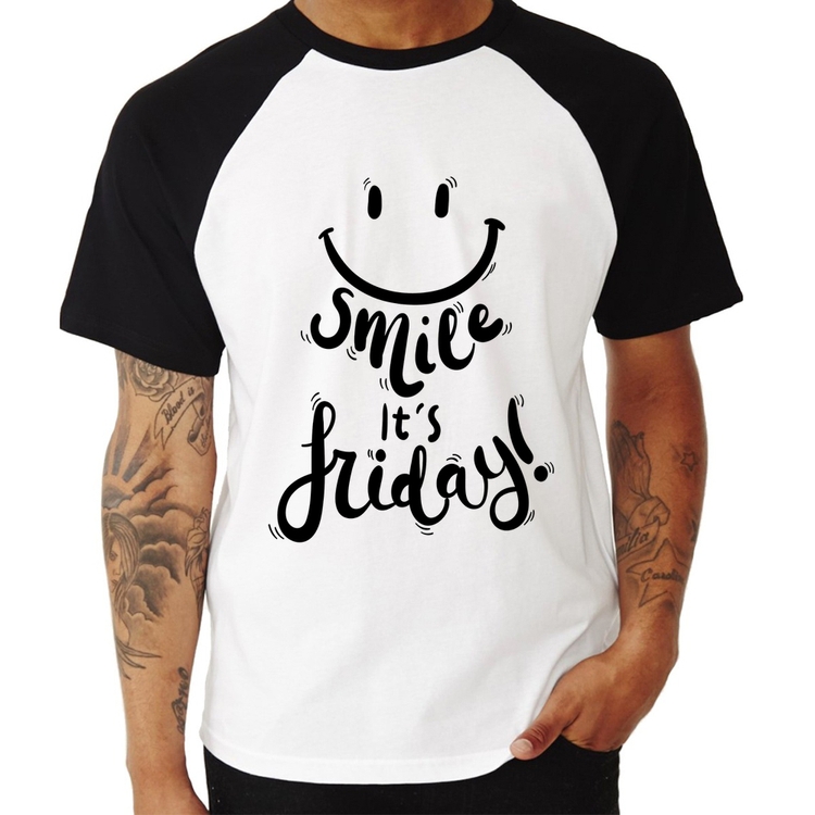 Camiseta Raglan Smile, It's Friday!