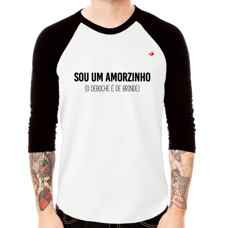 Camiseta Raglan Sou um amorzinho, o deboche é de brinde Manga 3/4
