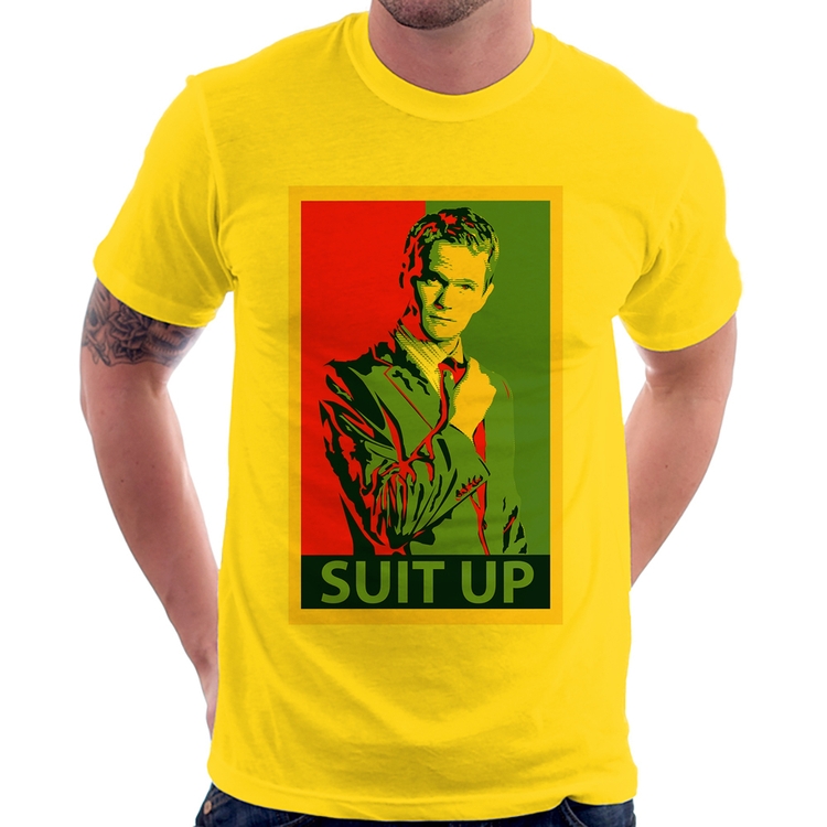 Camiseta Suit Up Barney Stinson - Amarela
