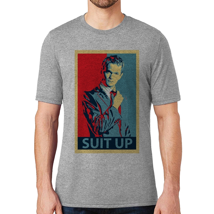 Camiseta Suit Up Barney Stinson - Cinza