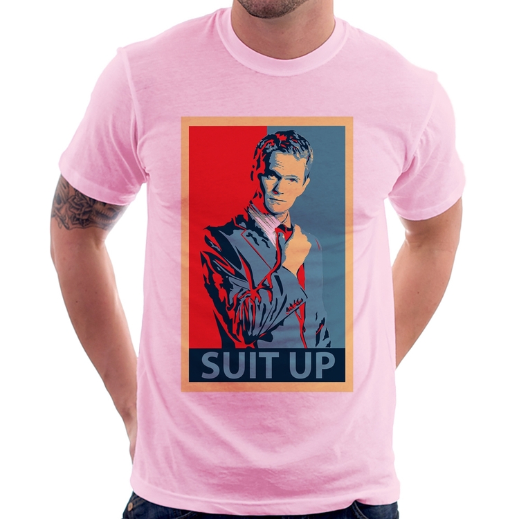 Camiseta Suit Up Barney Stinson - Rosa Bebê