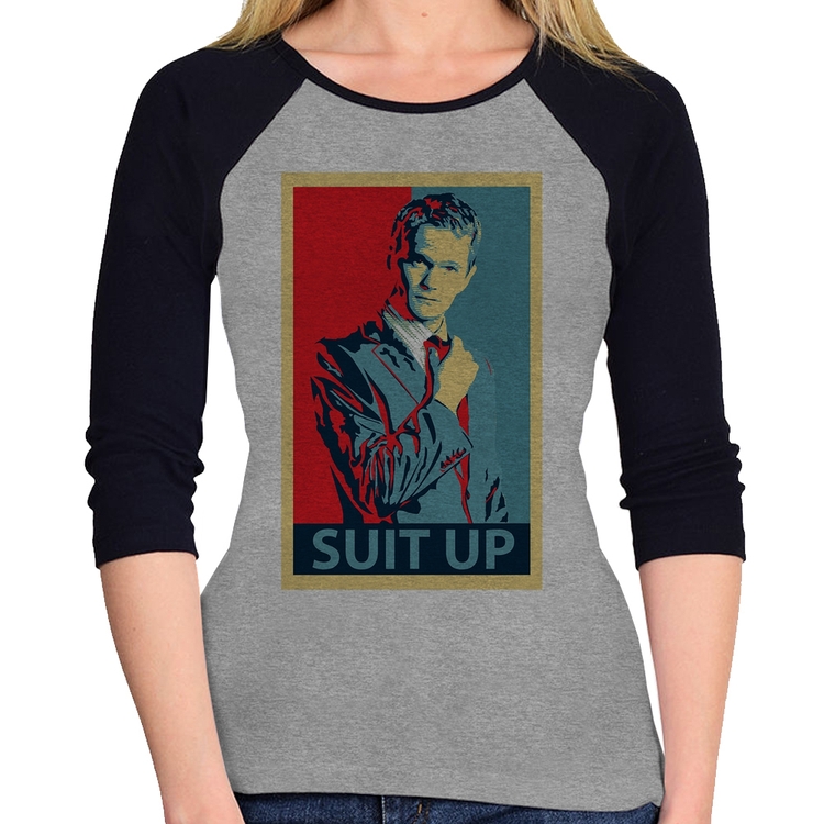 Baby Look Raglan Suit Up Barney Stinson Manga 3/4 - Cinza/Preto