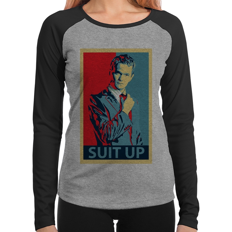 Baby Look Raglan Suit Up Barney Stinson Manga Longa - Cinza/Preto