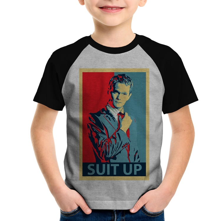 Camiseta Raglan Infantil Suit Up Barney Stinson - Cinza/Preto