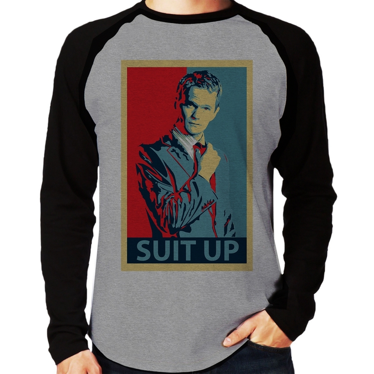 Camiseta Raglan Suit Up Barney Stinson Manga Longa - Cinza/Preto