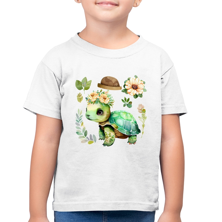 Camiseta Algodão Infantil Tartaruga, flores e chapéu - Branca