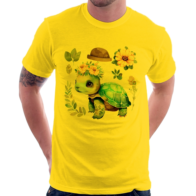 Camiseta Tartaruga, flores e chapéu - Amarela