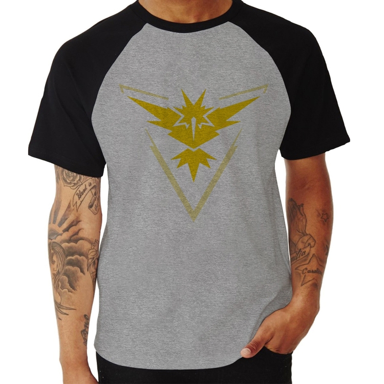 Camiseta Raglan Team Instinct - Cinza/Preto