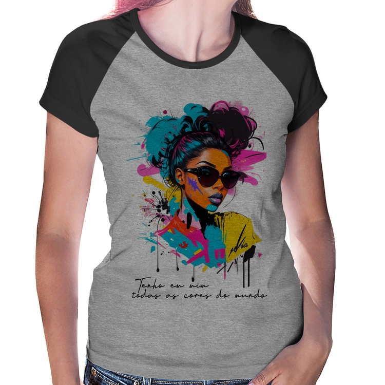 Baby Look Raglan Tenho em mim todas as cores do mundo - Cinza/Preto