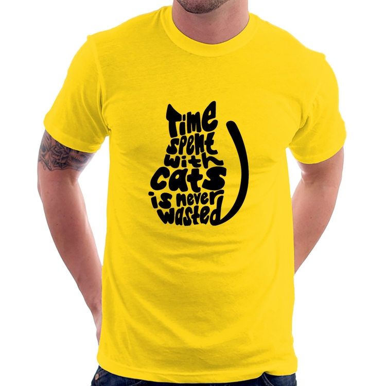 Camiseta Time spend with cats is never wasted - Amarela