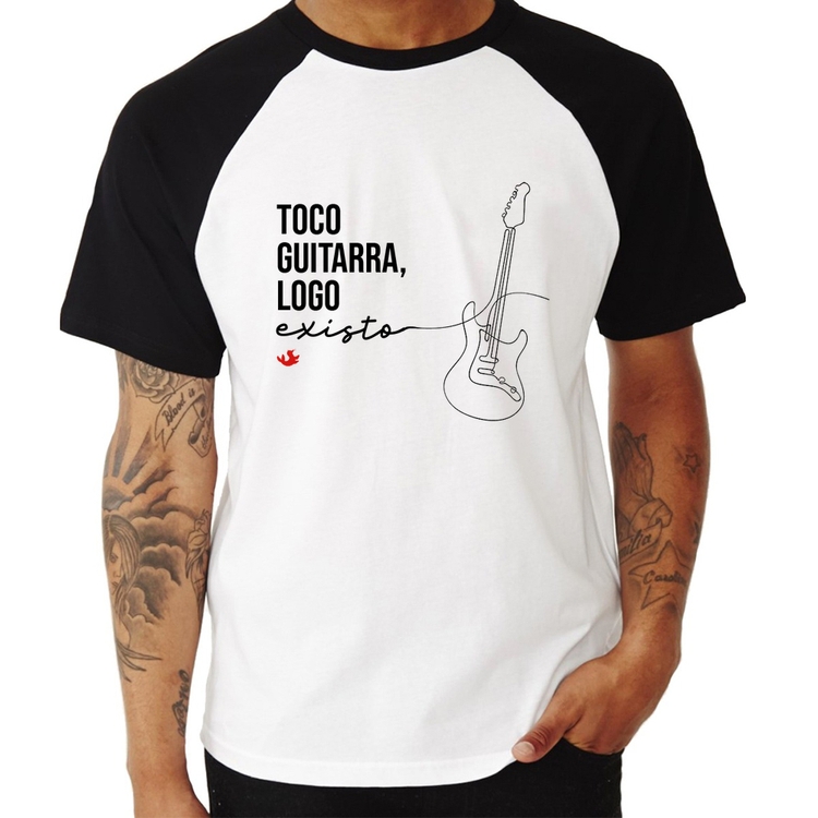 Camiseta Raglan Toco guitarra, logo existo