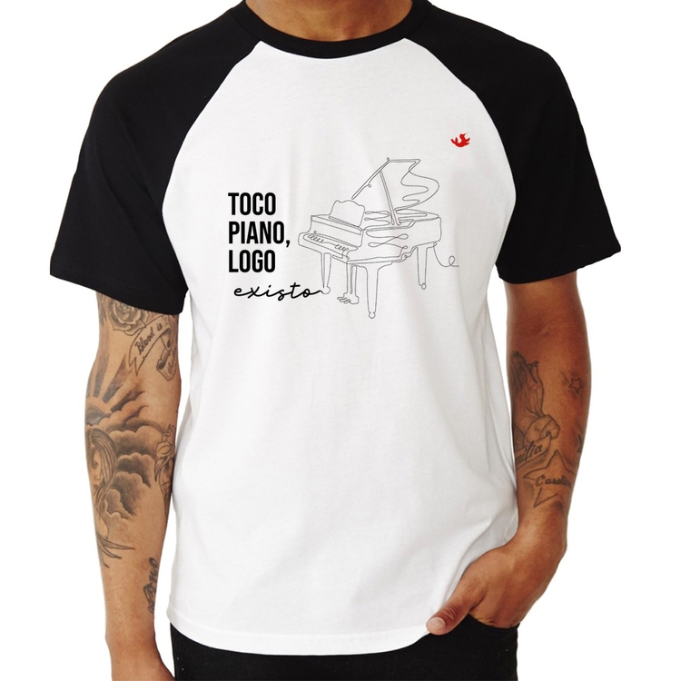 Camiseta Raglan Toco piano, logo existo