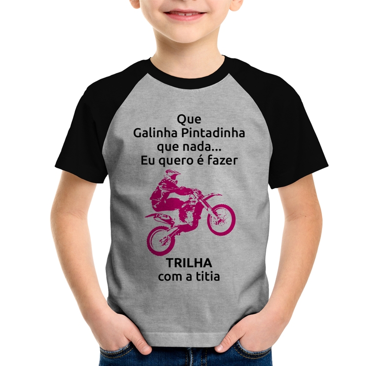 Camiseta Raglan Infantil Trilha com a titia (moto rosa) - Cinza/Preto