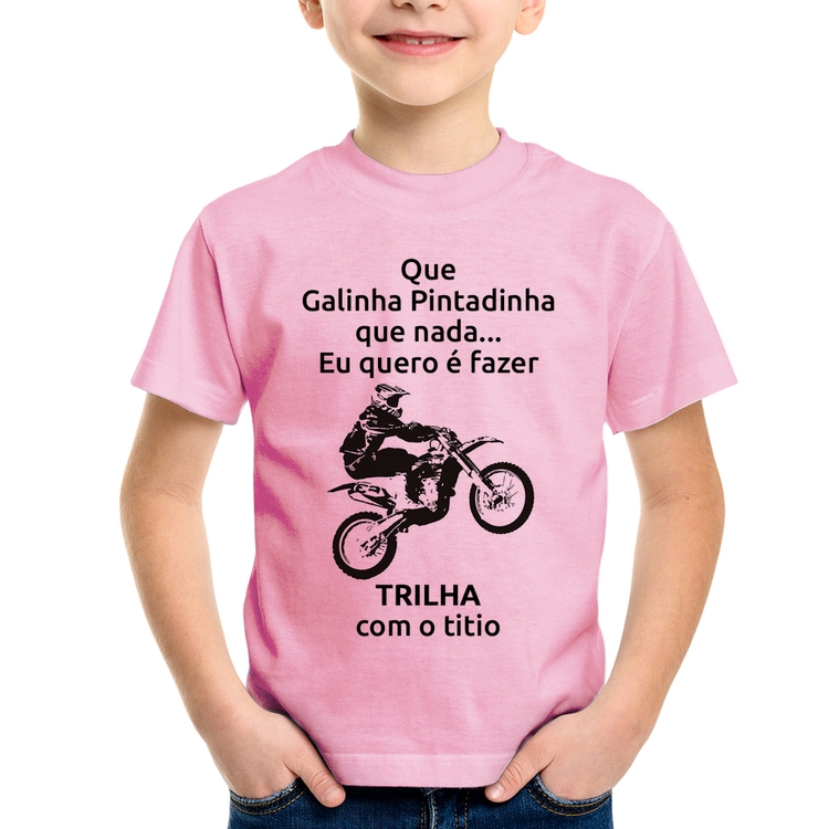 Camiseta Infantil Trilha com o titio - Rosa Bebê