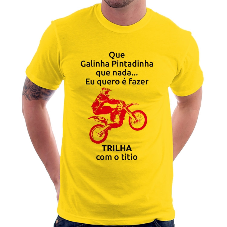 Camiseta Trilha com o titio (moto rosa) - Amarela