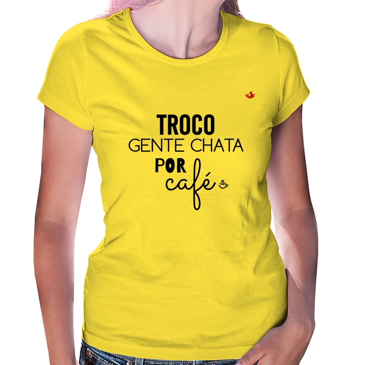 Baby Look Troco gente chata por café - Amarela