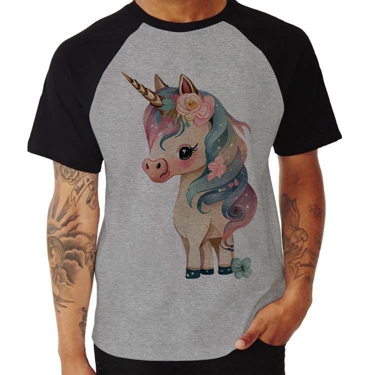 Camiseta Raglan Unicórnio e Flores - Cinza/Preto