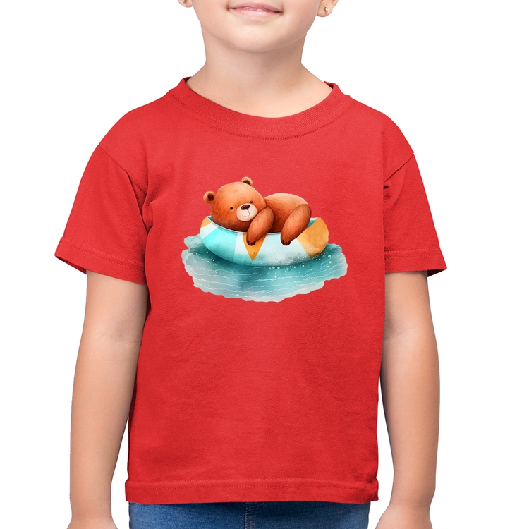 Camiseta Algodão Infantil Ursinho Teddy Relaxando Na Piscina - Vermelha