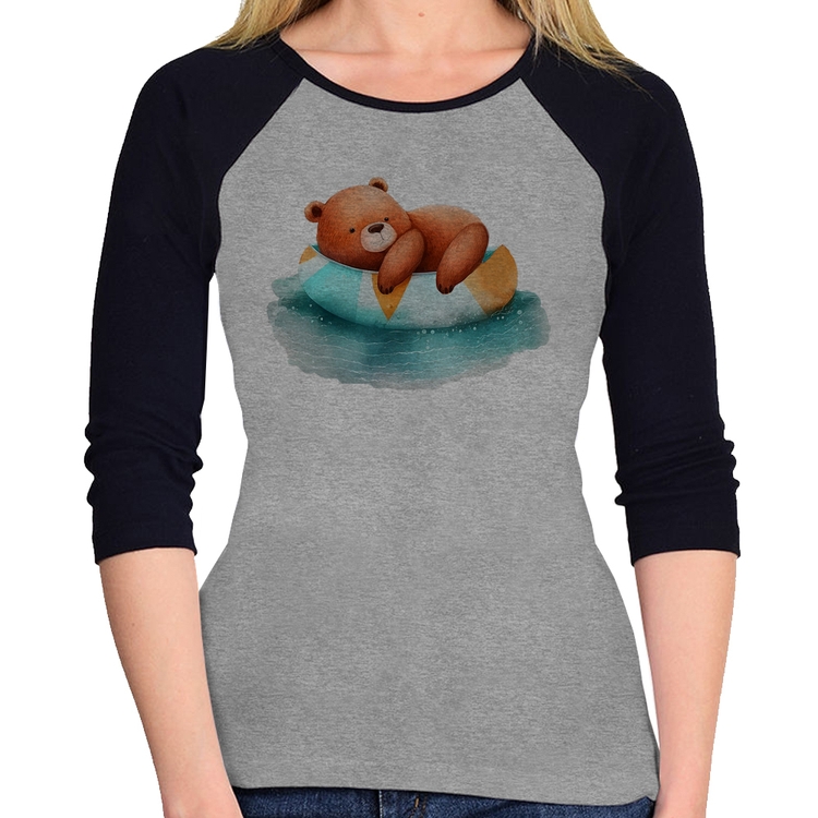 Baby Look Raglan Ursinho Teddy Relaxando Na Piscina Manga 3/4 - Cinza/Preto