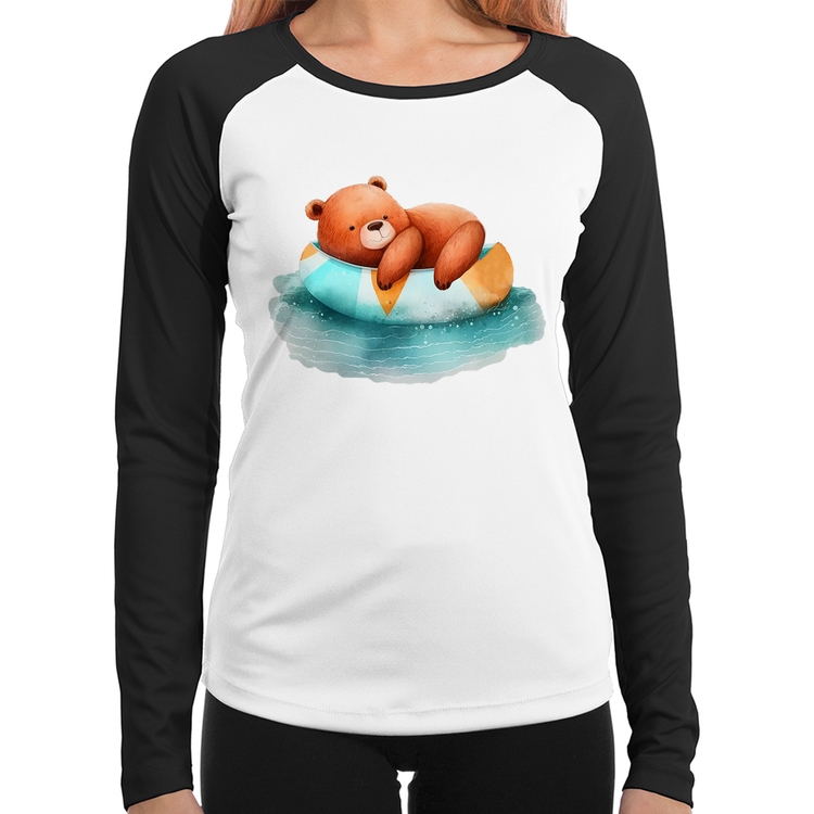 Baby Look Raglan Ursinho Teddy Relaxando Na Piscina Manga Longa