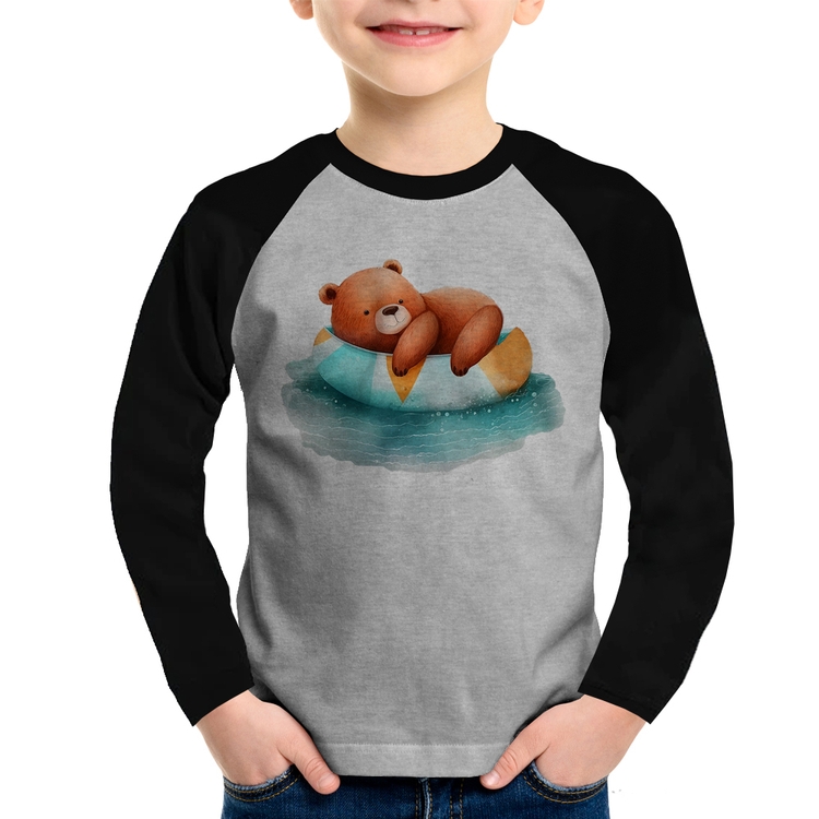 Camiseta Raglan Infantil Ursinho Teddy Relaxando Na Piscina Manga Longa - Cinza/Preto